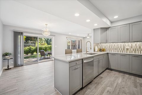 Tiny photo for 711 Carriage Hill Drive, Glenview, IL 60025 (MLS # 12512397)