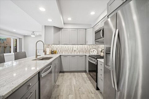 Tiny photo for 711 Carriage Hill Drive, Glenview, IL 60025 (MLS # 12512397)