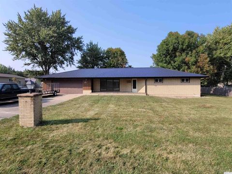 Photo of 3 Lynn Rose Heights, Mt. Sterling, IL 62353 (MLS # 12242362)