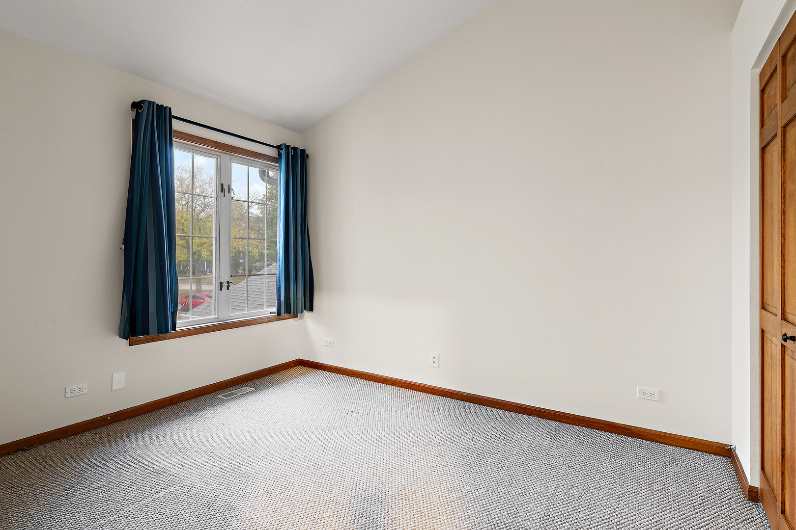 1134 S Parkside Drive