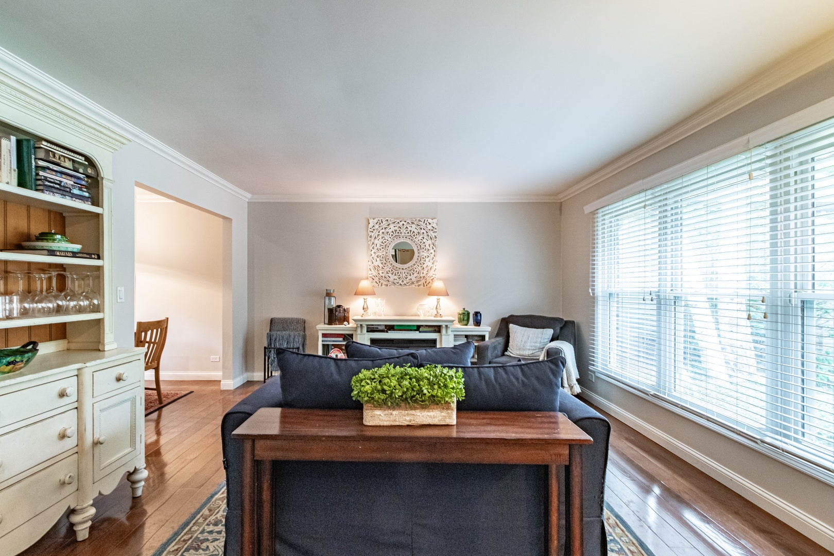 6 S DEERPATH Drive