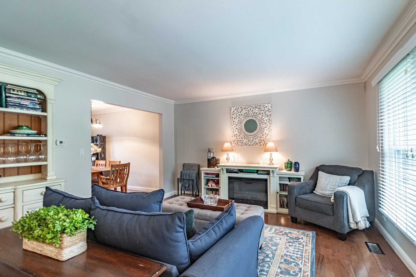 6 S DEERPATH Drive