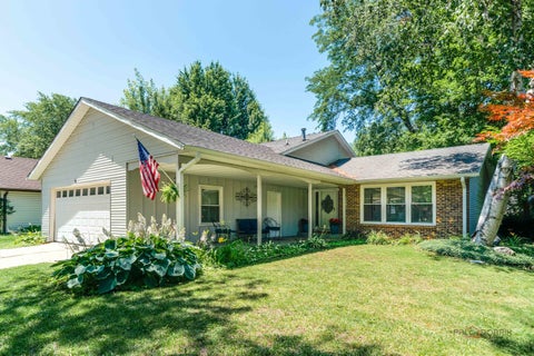 Photo of 6 S DEERPATH Drive, Vernon Hills, IL 60061 (MLS # 12737015)