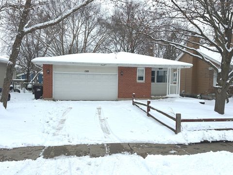 Photo of 1388 GARDINA VISTA, Crystal Lake, IL 60014 (MLS # 12526195)