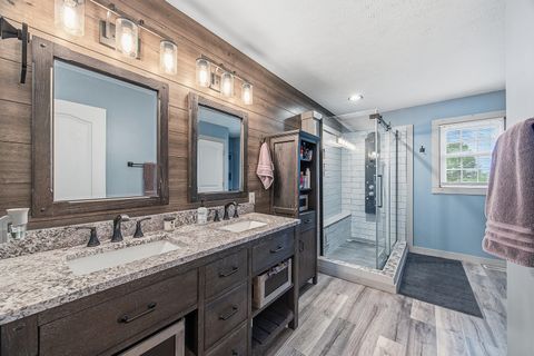 Tiny photo for 2 Bandecon Way, Bloomington, IL 61704 (MLS # 12632510)