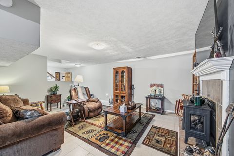 Tiny photo for 2 Bandecon Way, Bloomington, IL 61704 (MLS # 12632510)