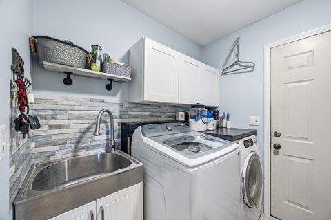 Tiny photo for 2 Bandecon Way, Bloomington, IL 61704 (MLS # 12632510)