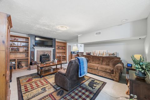 Tiny photo for 2 Bandecon Way, Bloomington, IL 61704 (MLS # 12632510)