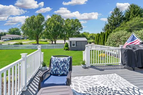 Tiny photo for 2 Bandecon Way, Bloomington, IL 61704 (MLS # 12632510)
