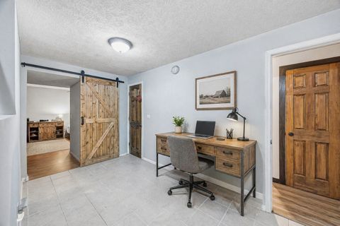 Tiny photo for 2 Bandecon Way, Bloomington, IL 61704 (MLS # 12632510)