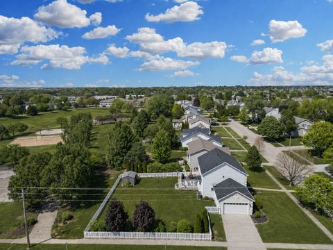 Tiny photo for 2 Bandecon Way, Bloomington, IL 61704 (MLS # 12632510)