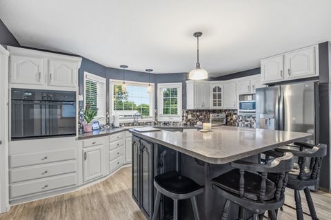 Tiny photo for 2 Bandecon Way, Bloomington, IL 61704 (MLS # 12632510)