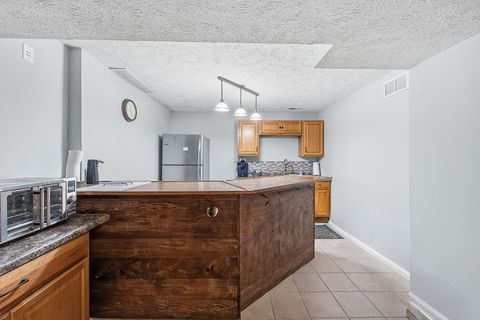 Tiny photo for 2 Bandecon Way, Bloomington, IL 61704 (MLS # 12632510)