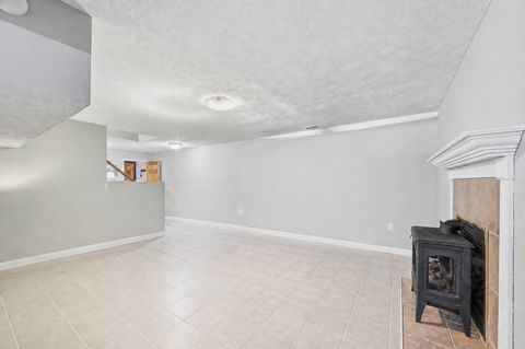 Tiny photo for 2 Bandecon Way, Bloomington, IL 61704 (MLS # 12632510)