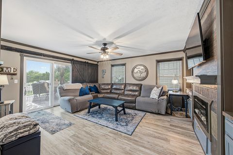 Tiny photo for 2 Bandecon Way, Bloomington, IL 61704 (MLS # 12632510)