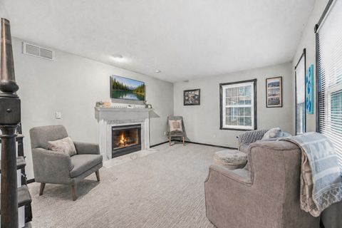 Tiny photo for 2 Bandecon Way, Bloomington, IL 61704 (MLS # 12632510)