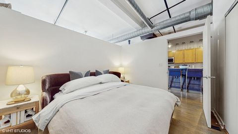 Tiny photo for 4715 N Racine Avenue #305, Chicago, IL 60640 (MLS # 12435594)