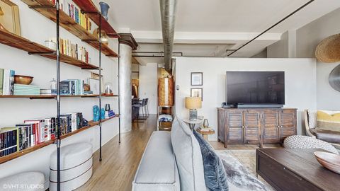 Tiny photo for 4715 N Racine Avenue #305, Chicago, IL 60640 (MLS # 12435594)