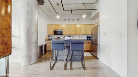 Tiny photo for 4715 N Racine Avenue #305, Chicago, IL 60640 (MLS # 12435594)