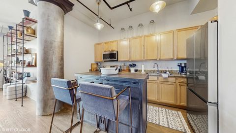 Tiny photo for 4715 N Racine Avenue #305, Chicago, IL 60640 (MLS # 12435594)