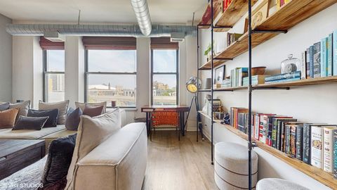 Tiny photo for 4715 N Racine Avenue #305, Chicago, IL 60640 (MLS # 12435594)