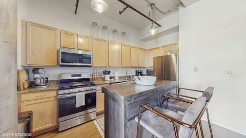 Tiny photo for 4715 N Racine Avenue #305, Chicago, IL 60640 (MLS # 12435594)