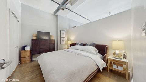 Tiny photo for 4715 N Racine Avenue #305, Chicago, IL 60640 (MLS # 12435594)