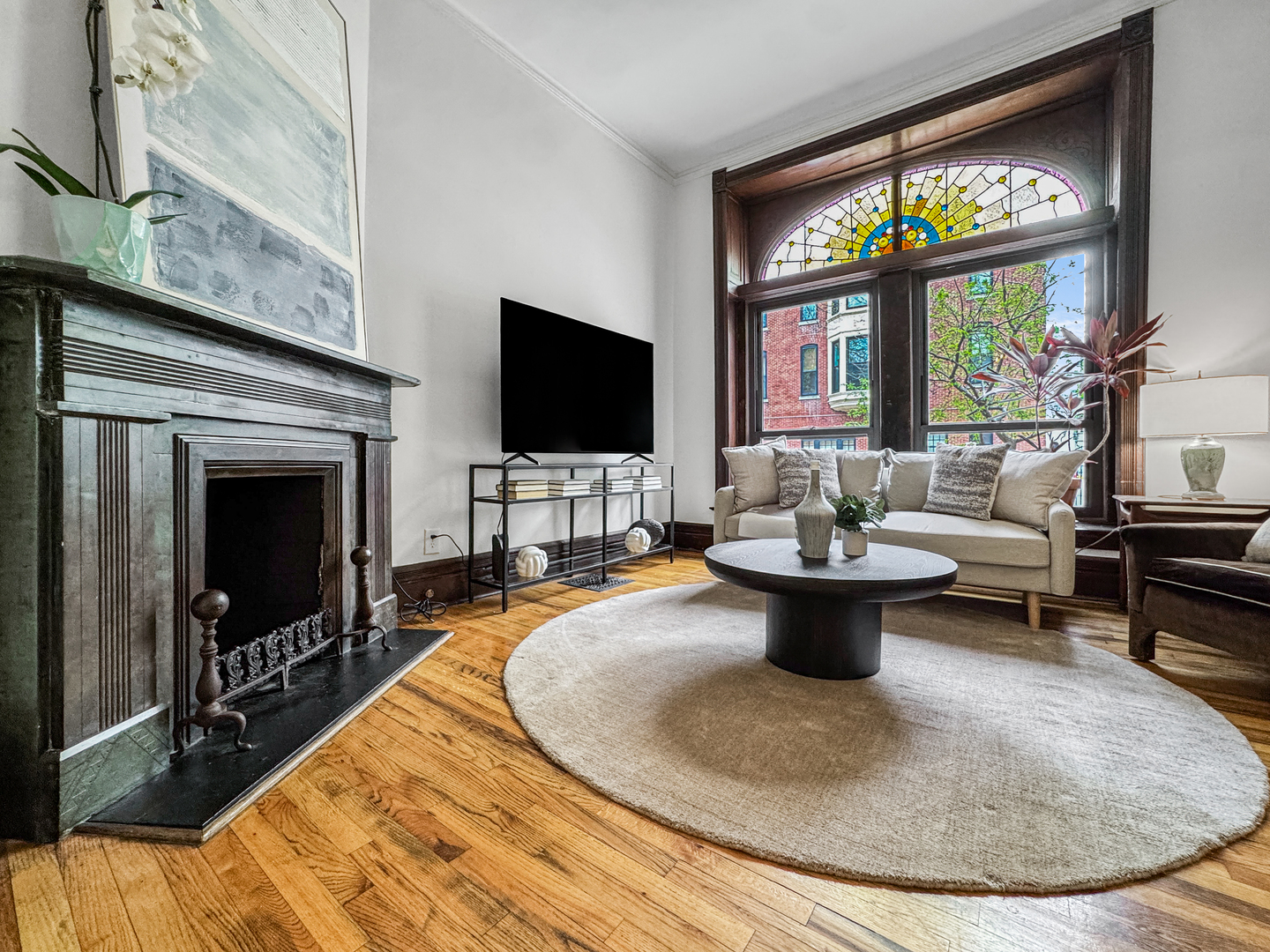 208 W St Paul Avenue