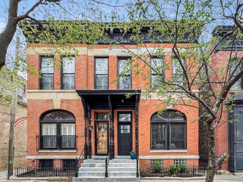 Photo of 208 W St Paul Avenue, Chicago, IL 60614 (MLS # 12618896)
