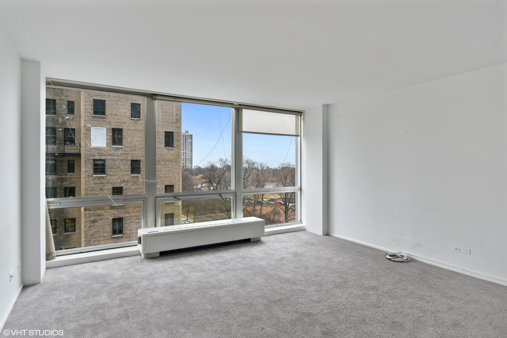 2400 N Lakeview Avenue 701