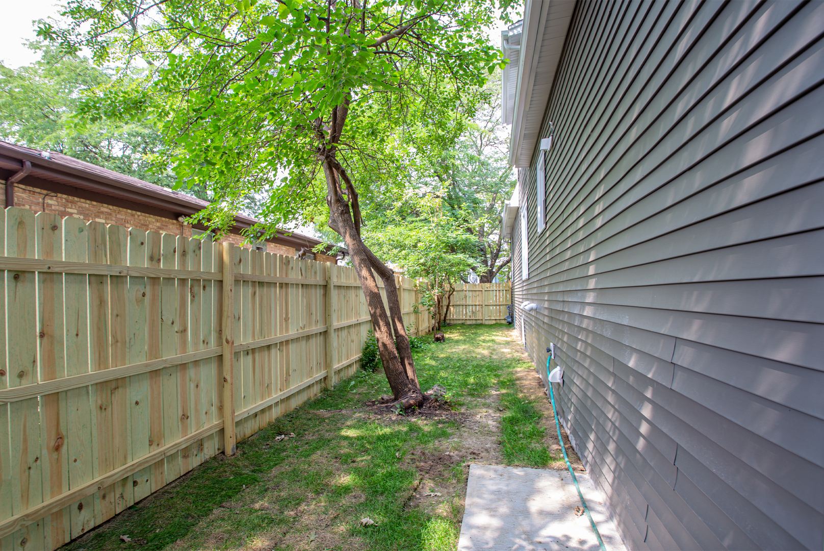 2117 N Mulligan Avenue