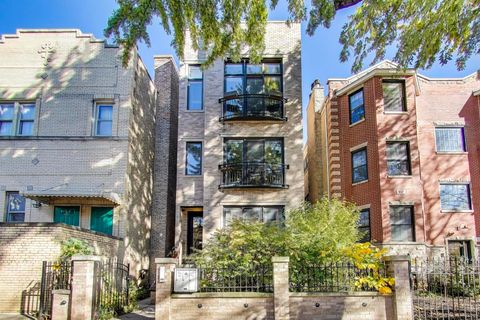 Photo of 911 N Wood Street #2, Chicago, IL 60622 (MLS # 12514685)