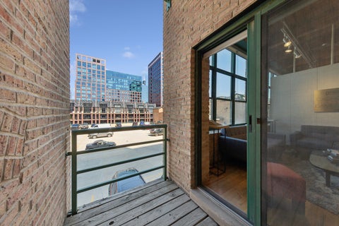 Tiny photo for 1017 W Washington Boulevard #3G, Chicago, IL 60607 (MLS # 12696870)
