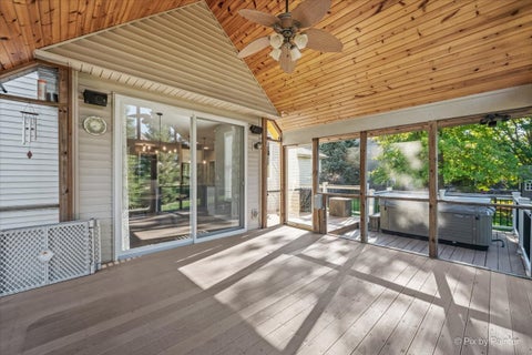 Tiny photo for 422 Maple Leaf Lane, Poplar Grove, IL 61065 (MLS # 12792357)