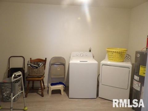 Tiny photo for 1101 S MCKINLEY Street, Harrisburg, IL 62946 (MLS # EB460258)