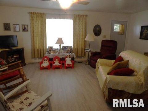 Tiny photo for 1101 S MCKINLEY Street, Harrisburg, IL 62946 (MLS # EB460258)