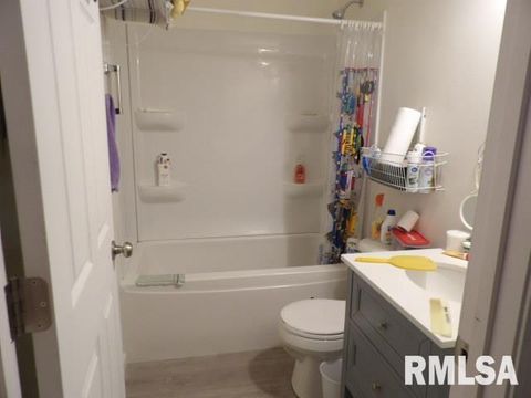 Tiny photo for 1101 S MCKINLEY Street, Harrisburg, IL 62946 (MLS # EB460258)