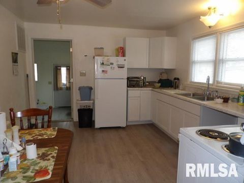 Tiny photo for 1101 S MCKINLEY Street, Harrisburg, IL 62946 (MLS # EB460258)