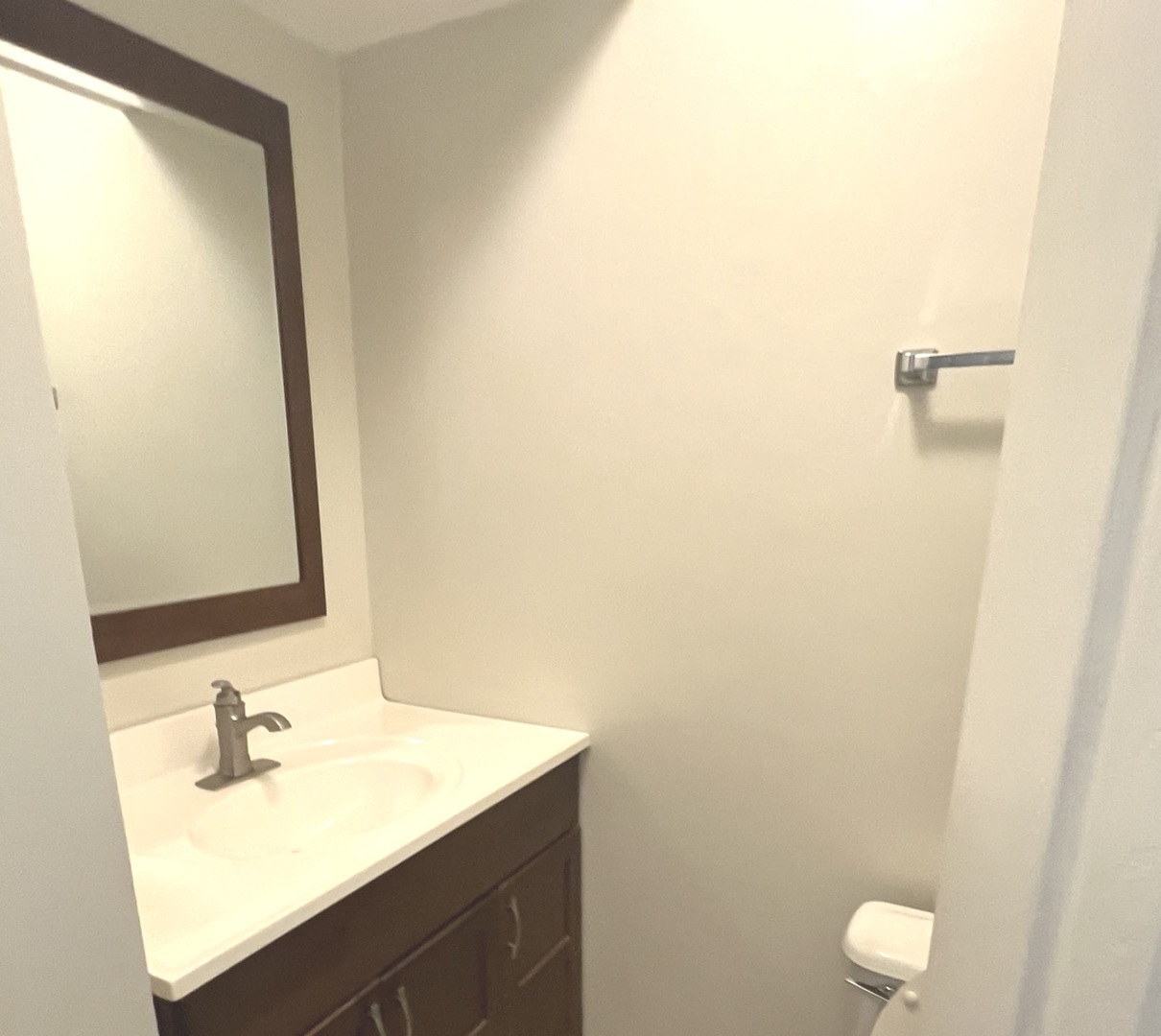 4643 Main Street 3C