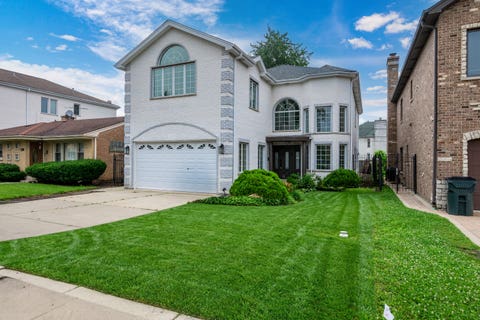 Photo of 6723 N HARDING Avenue, Lincolnwood, IL 60712 (MLS # 12731595)