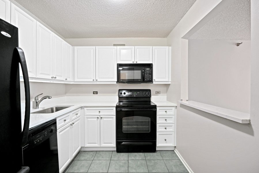 440 N McClurg Court 520