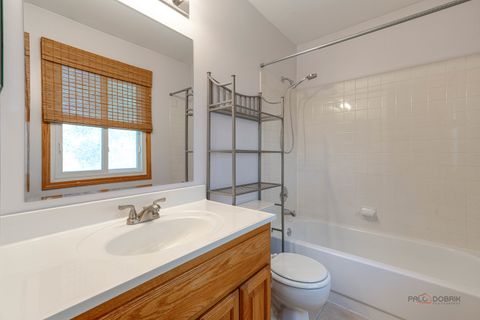 Tiny photo for 515 Southwood Circle, Streamwood, IL 60107 (MLS # 12464049)