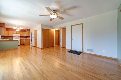Tiny photo for 515 Southwood Circle, Streamwood, IL 60107 (MLS # 12464049)