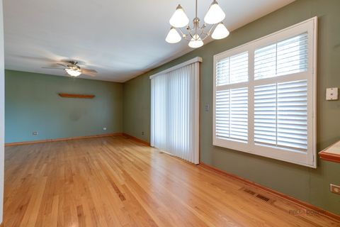 Tiny photo for 515 Southwood Circle, Streamwood, IL 60107 (MLS # 12464049)