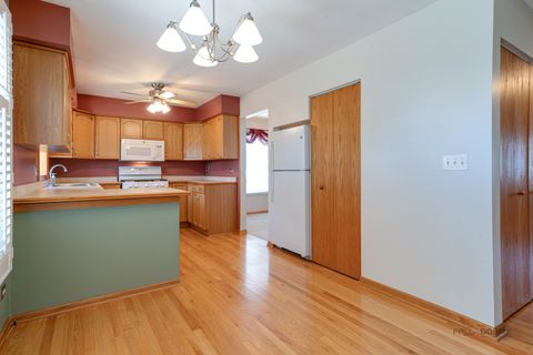 Tiny photo for 515 Southwood Circle, Streamwood, IL 60107 (MLS # 12464049)