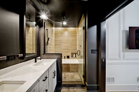 Tiny photo for 3105 S Giles Avenue #1S, Chicago, IL 60616 (MLS # 12617360)