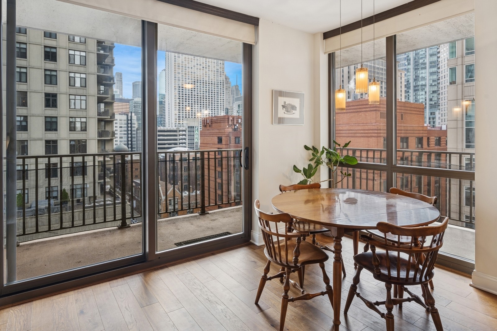 635 N Dearborn Street 1206