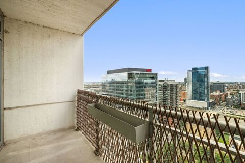 Tiny photo for 125 S Jefferson Street #2510, Chicago, IL 60661 (MLS # 12491375)