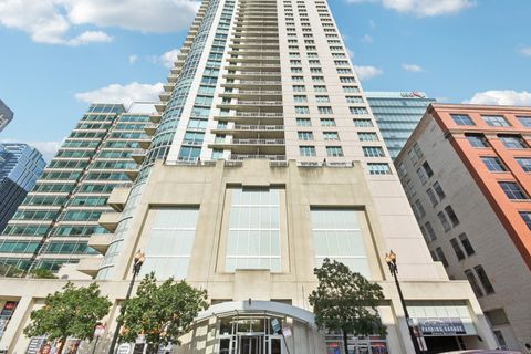 Photo of 125 S Jefferson Street #2510, Chicago, IL 60661 (MLS # 12491375)