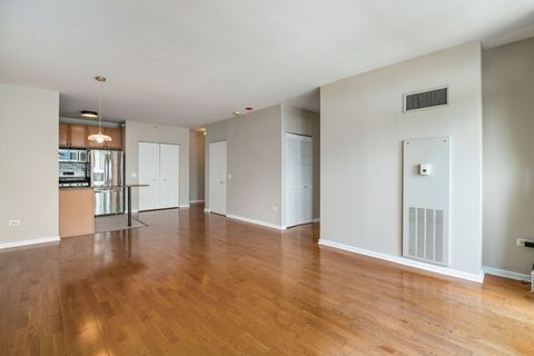 Tiny photo for 125 S Jefferson Street #2510, Chicago, IL 60661 (MLS # 12491375)